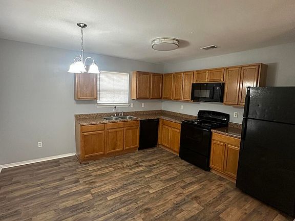 3rd image of 6192 E Ridley St