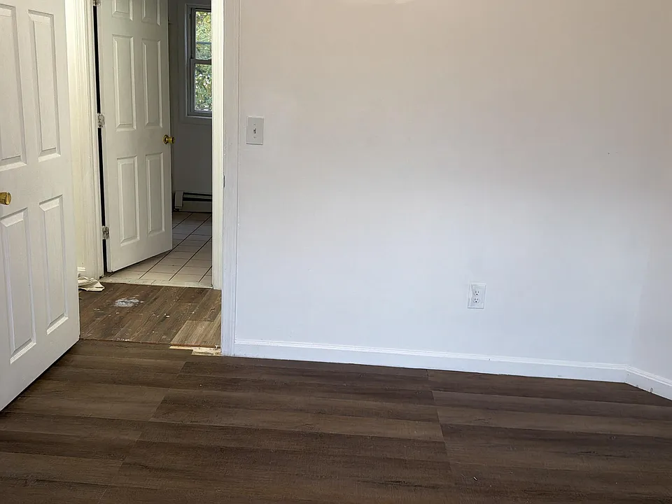 25 Travis St