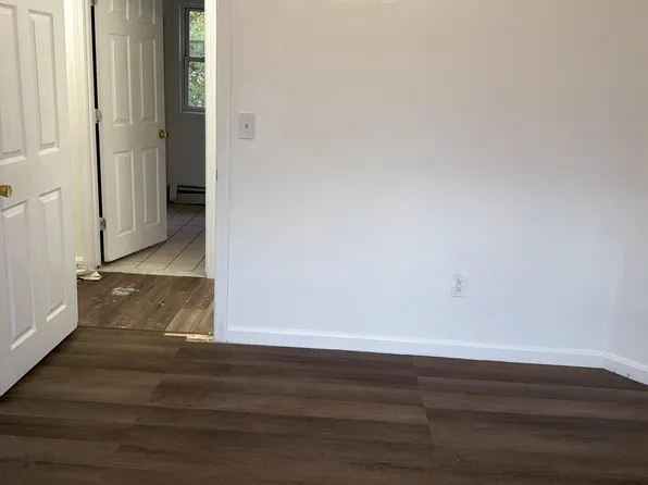 25 Travis St, Worcester, MA 01604