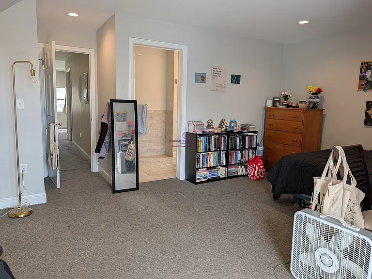 45 Emerald St — Photo 19