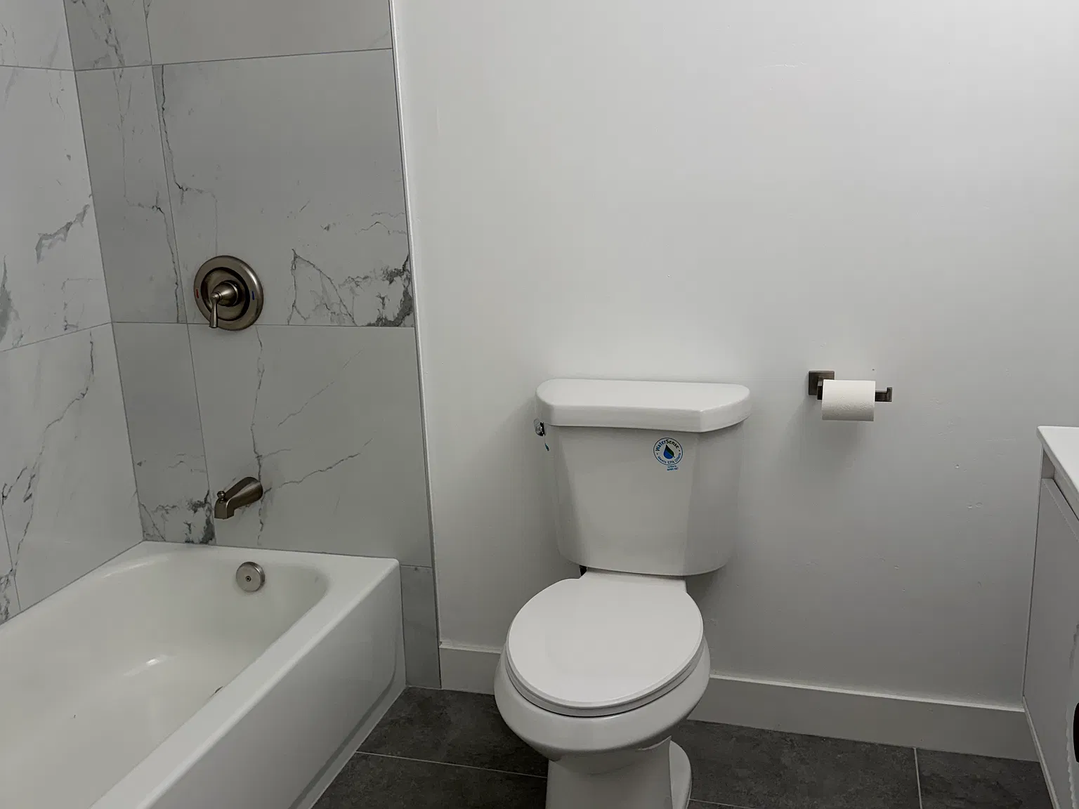 5 bed, 1841 sqft, $6,250 — Photo 3