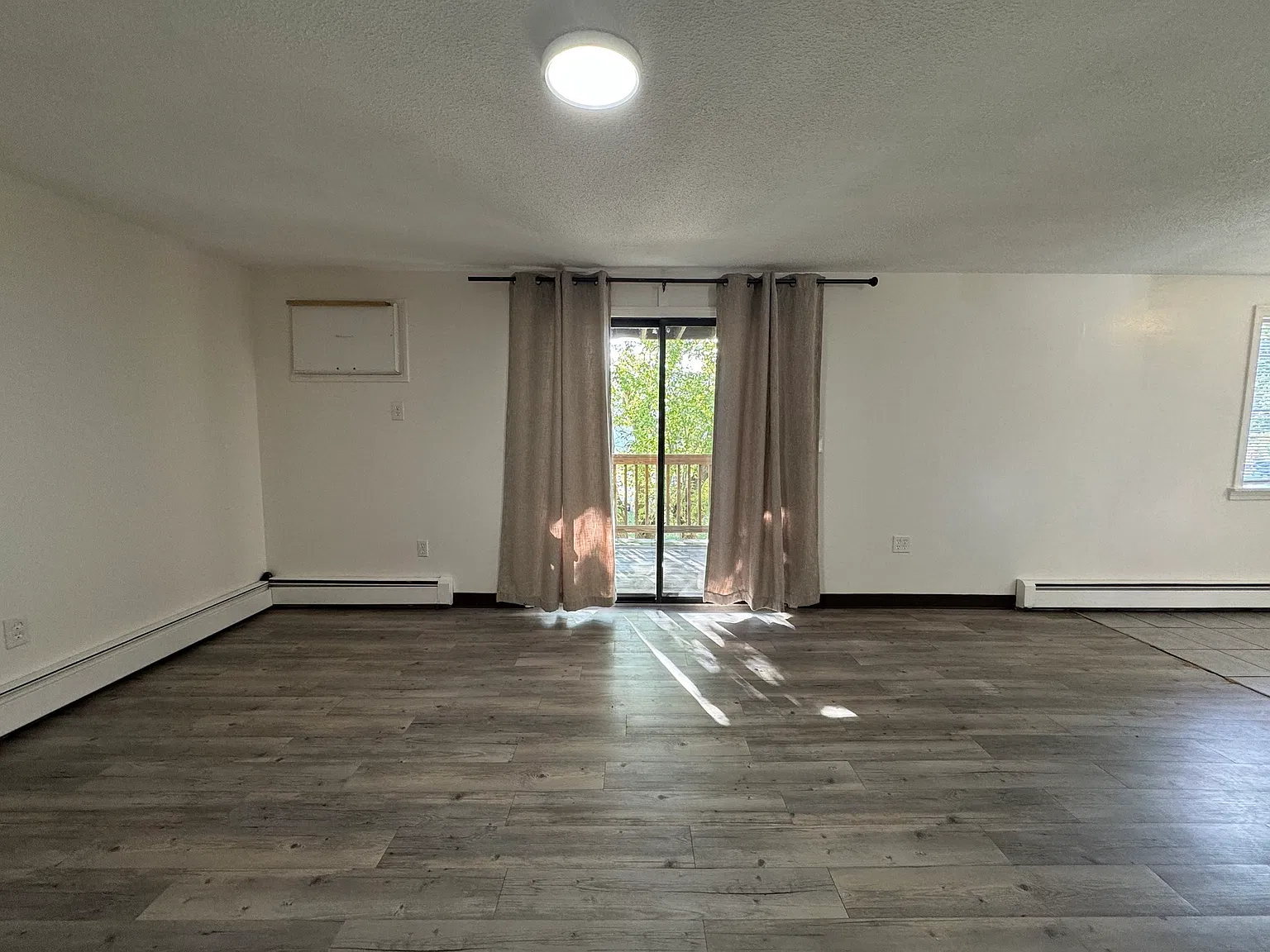2 bed, 1.0 bath, 865 sqft, $2,300 — Photo 4