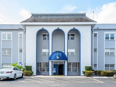 1706 Belleair Forest Dr APT 250, Belleair, FL, 33756