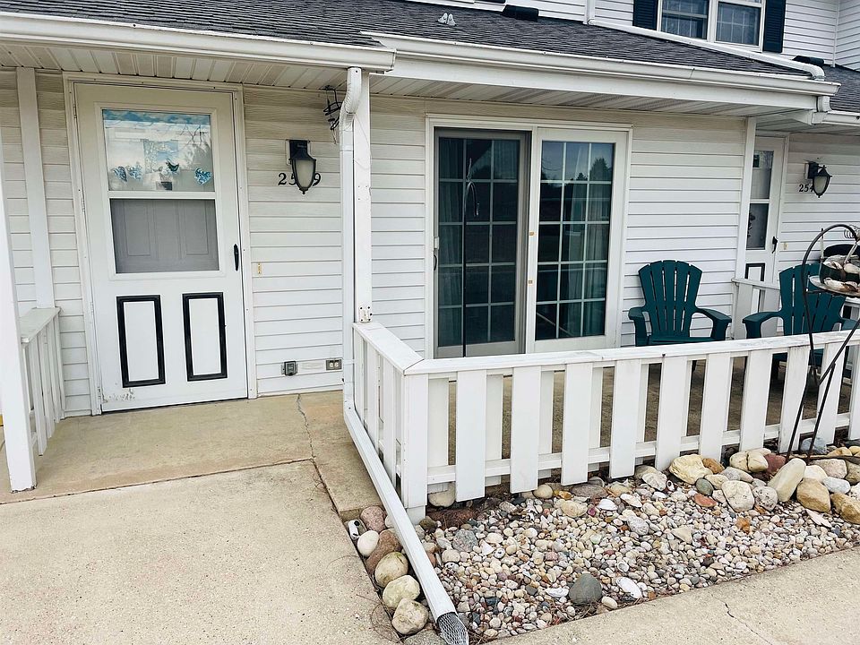 1st image of 2549 N Lexington Dr