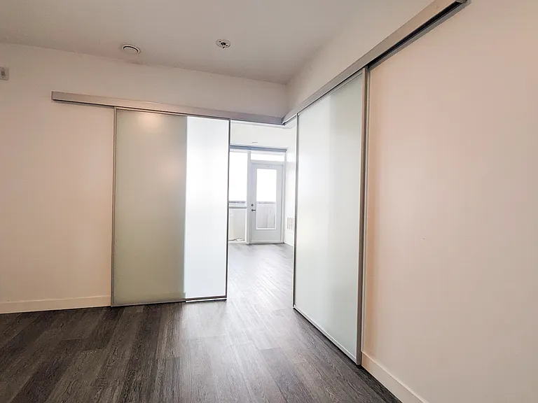 388 King St E #301 — Photo 7