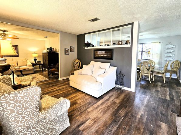 904 W 2nd St, Coleman, TX 76834