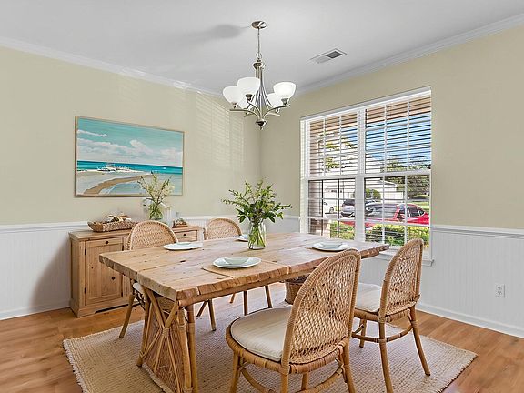 5th image of 213 Hemingway Cir