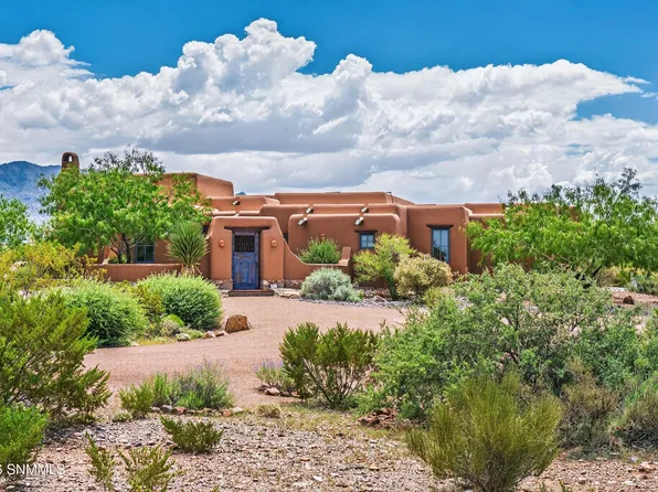 3940 Loma Bella Dr, Las Cruces, NM 88011