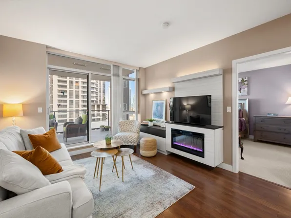 2077 Rosser Ave #2006, Burnaby, BC V5C 0G6