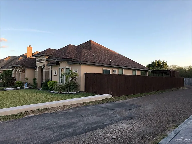 3613 Cornell Ave — Photo 3