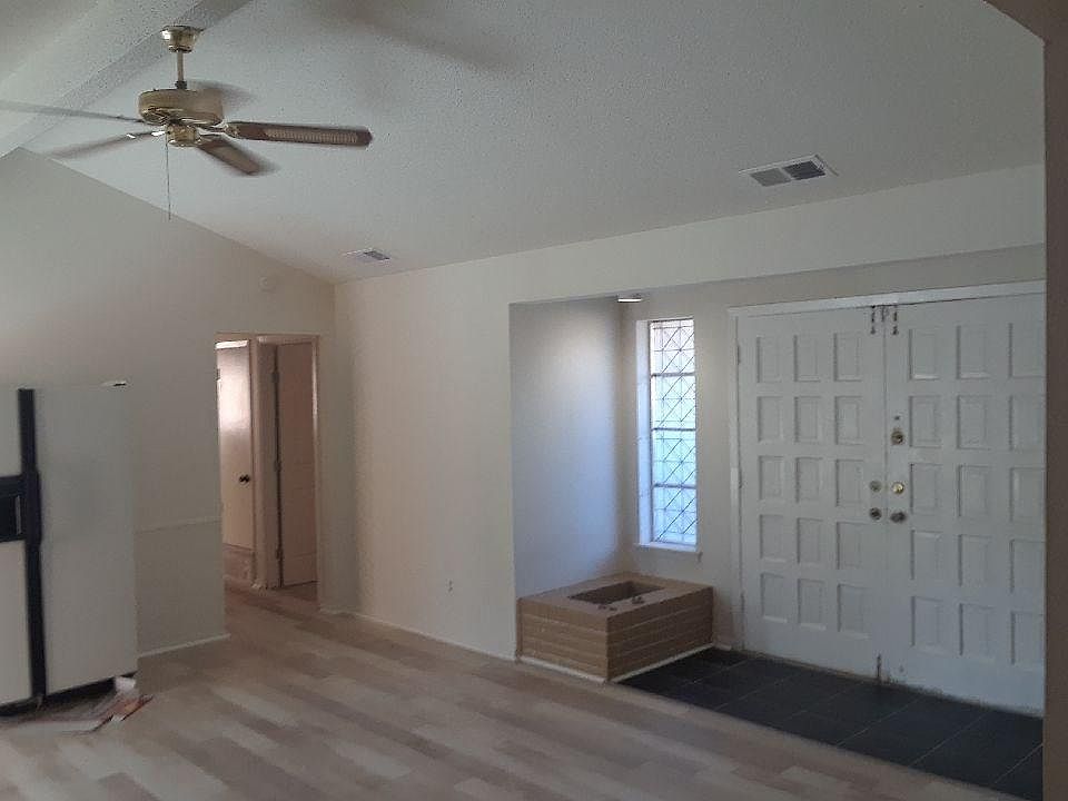 1st image of 4002 Lindenwood Ln