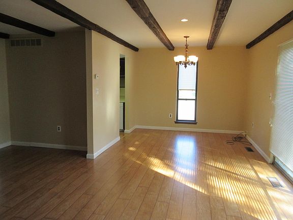 5th image of 25076 Champlaign Dr