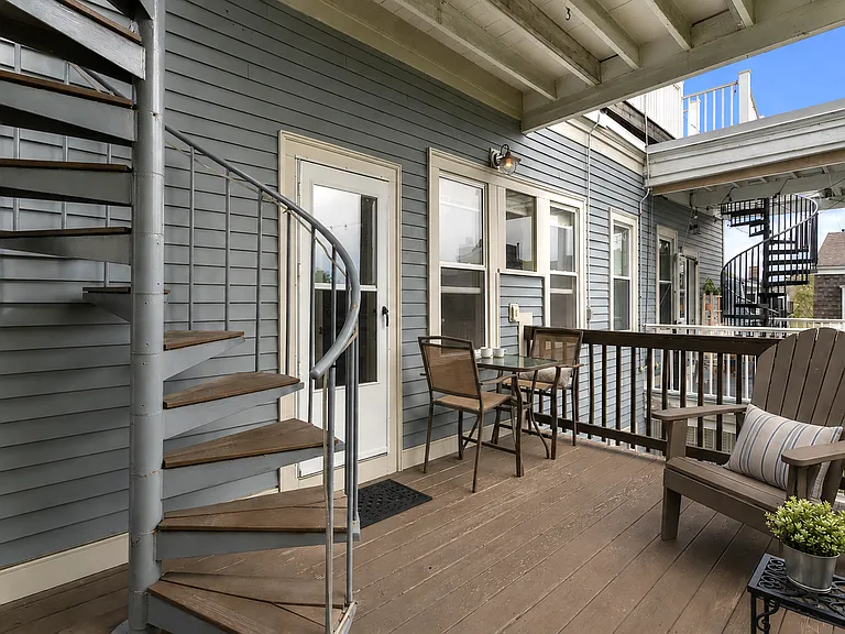 639 E 7th St #3 — Photo 10