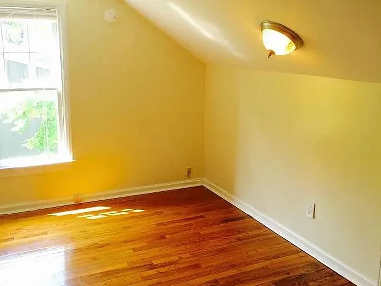 719 N Washington St — Photo 26