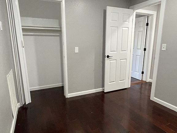 3rd image of 302 S Auburn St #B