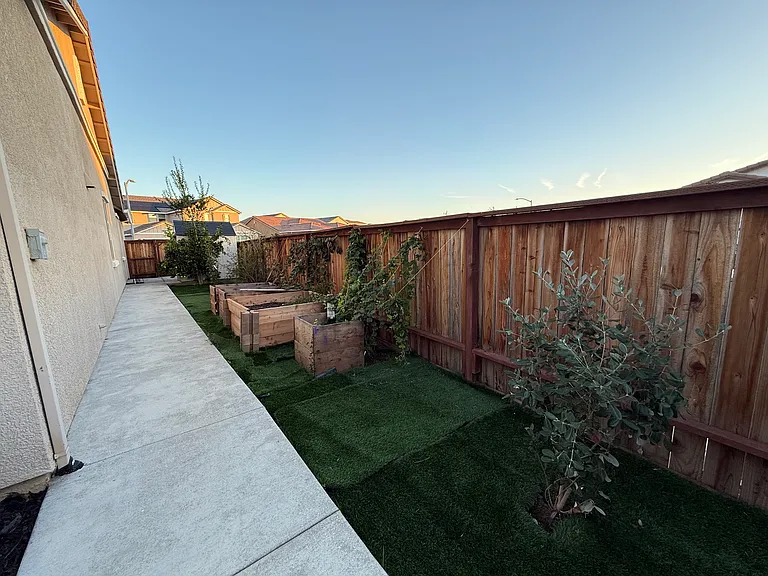 12920 Knightsbrook Ave — Photo 47