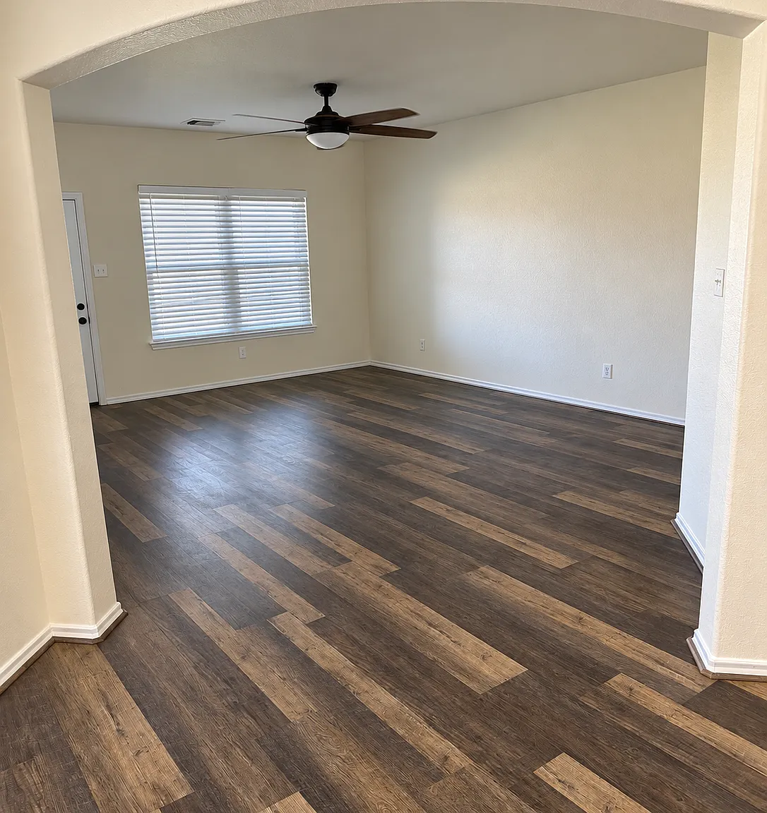 3 bed, 1890 sqft, $2,100 — Photo 3