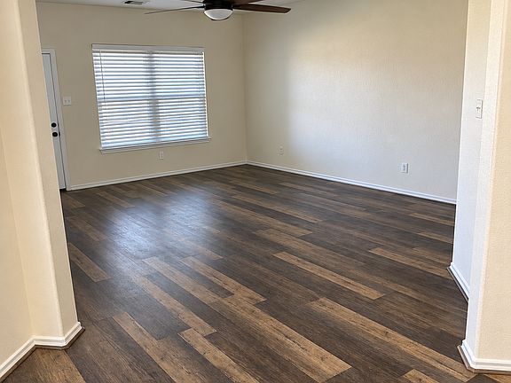 3rd image of 7910 Berkely Ct