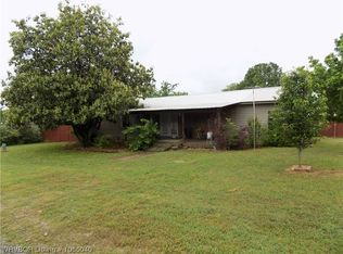 301 Texas Ave, Howe, OK 74940