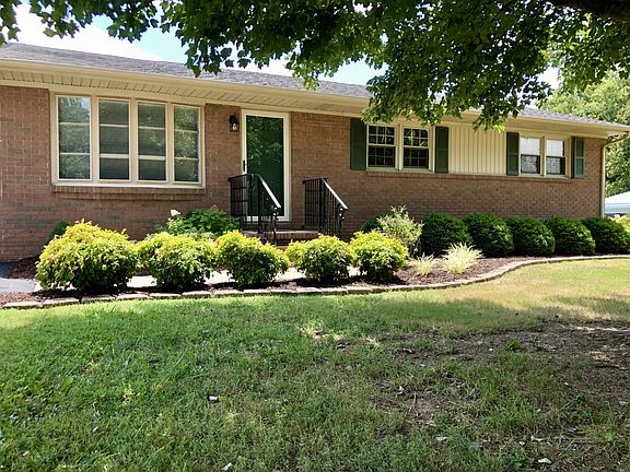 2nd image of 201 N Hills Dr