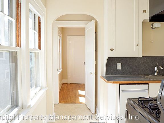4th image of 3614 SE Stark St #9877634