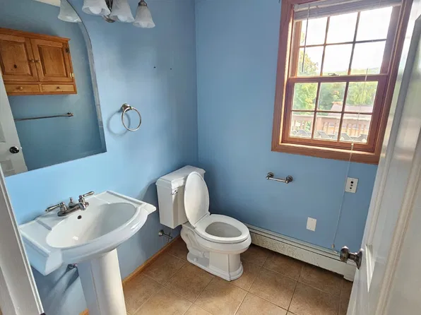 185 Summit Ave, Central Valley, NY 10917