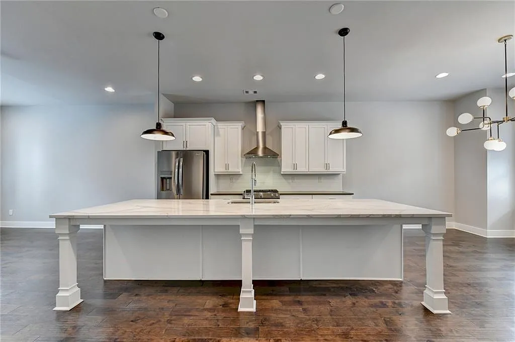 3 bed, 3.5 bath, 2088 sqft, $4,250 — Photo 4