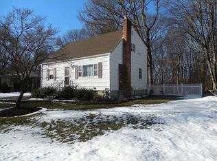 20 Valleyview Rd, Bellingham, MA 02019