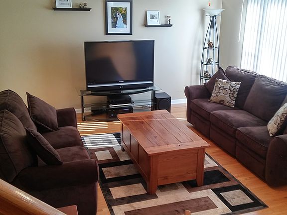 3rd image of 8 Saint Lucia Ln