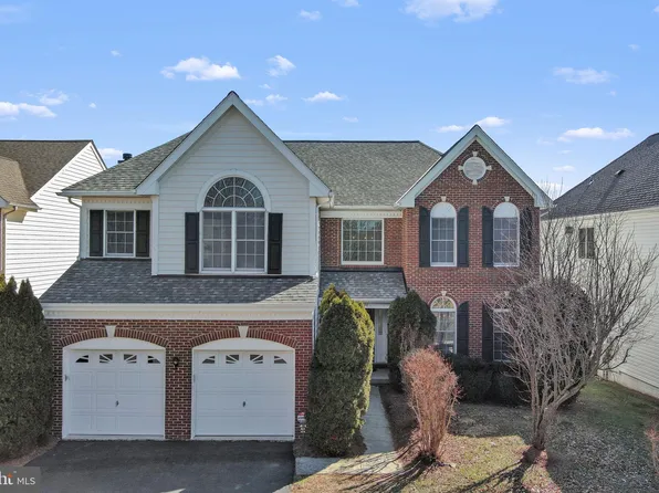 25796 Leonard Dr, Chantilly, VA 20152