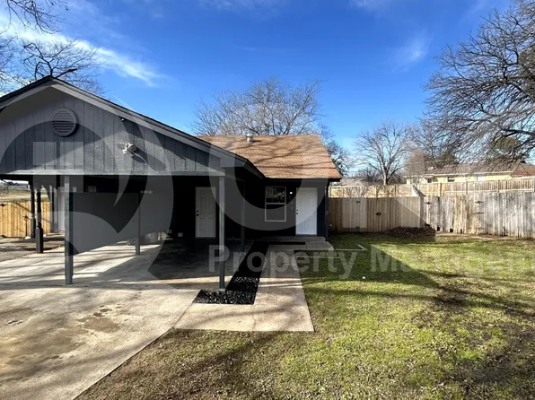 6038 Calloway Ct, Fort Worth, TX 76114