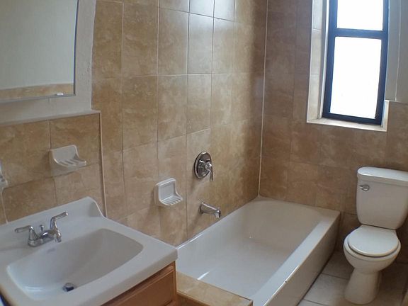 5th image of 1165 Morris Ave APT 4E