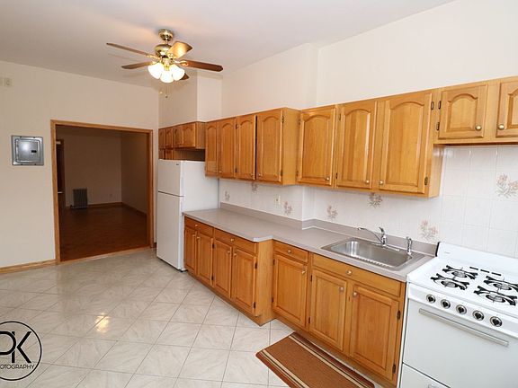2nd image of 263 Kingsland Ave APT 3L
