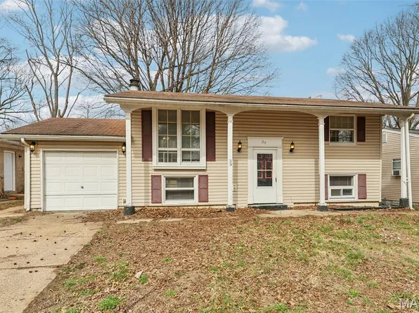 39 Potomac Dr, Fairview Heights, IL 62208