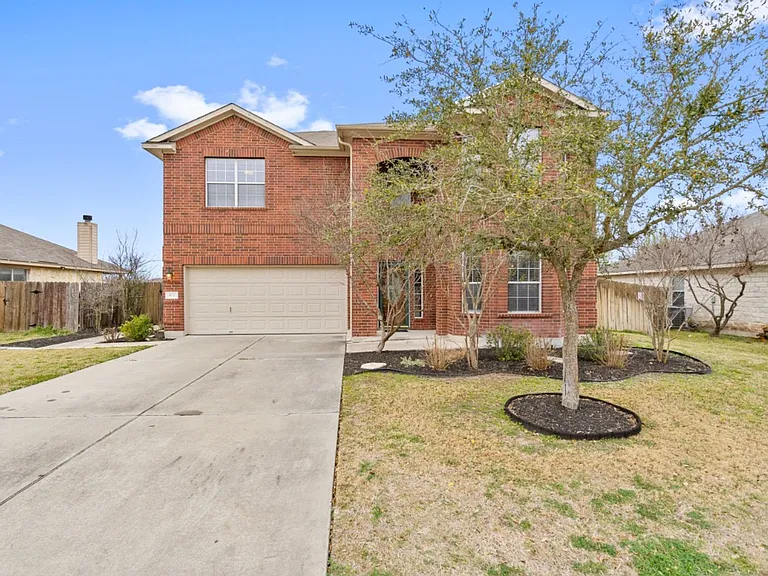 652 Dark Horse Ln — Photo 2