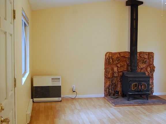 4th image of 9835 Meadow Dr