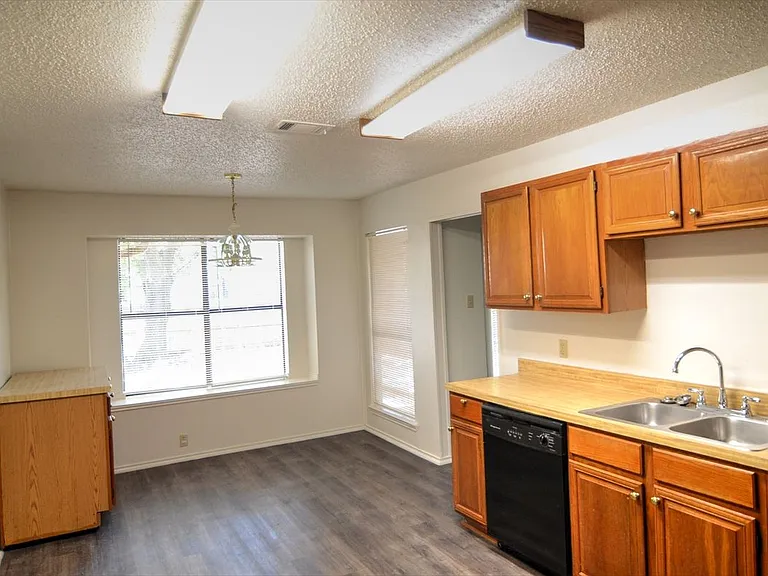8901 Greentree Dr — Photo 4