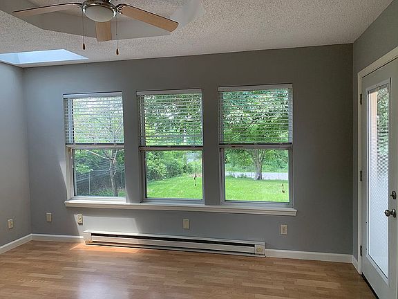 Four-season sun room