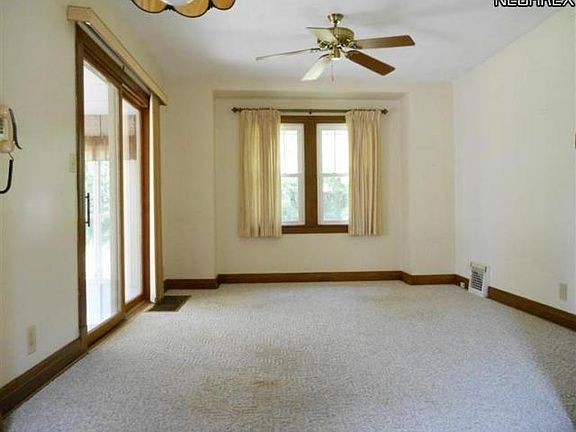 5th image of 7918 Oakdale St NW