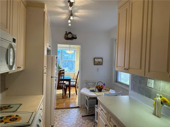 240 Garth Road #4F2, Scarsdale, NY 10583