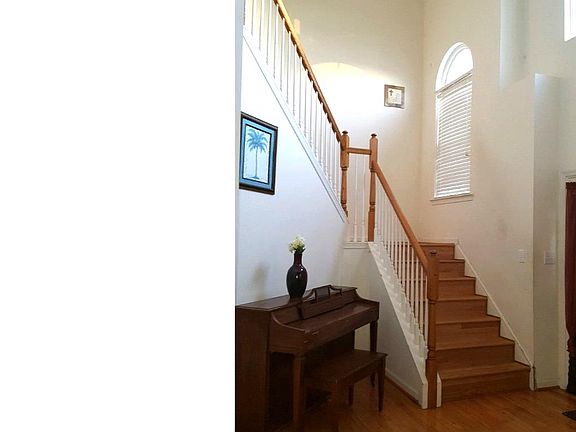 3rd image of 401 Wynnefield Cir