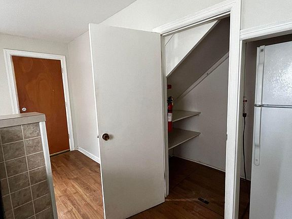 4th image of 1765 Barclay St #1