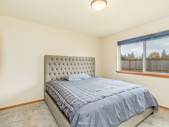 5th image of 8907 2nd Pl SE