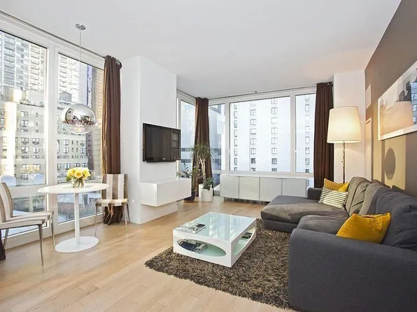 247 West 46th Street 1706 image 1 of 7