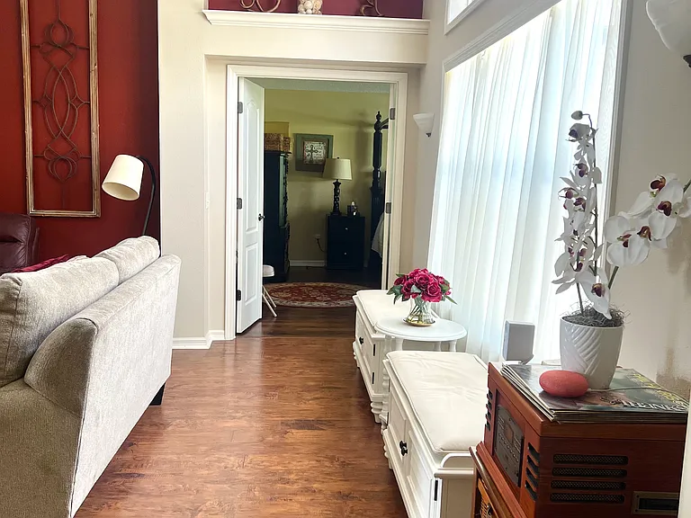 565 Brighton Dr — Photo 10