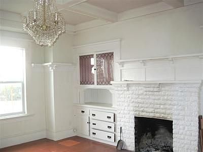2nd image of 211 California St