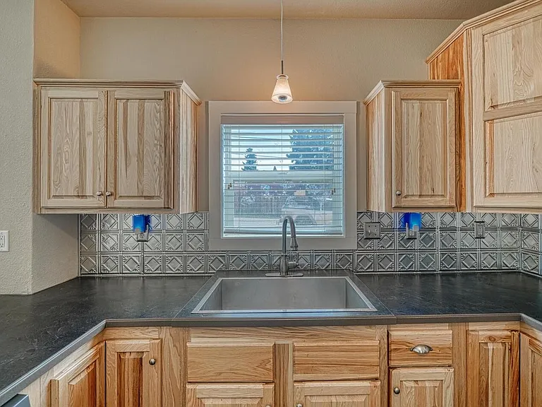 203 Chestnut St — Photo 10