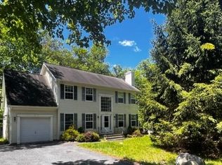 8517 Hillcrest Dr, Tobyhanna, PA 18466