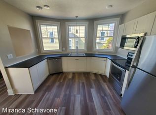 1719 E 5th St #1, Duluth, MN 55812