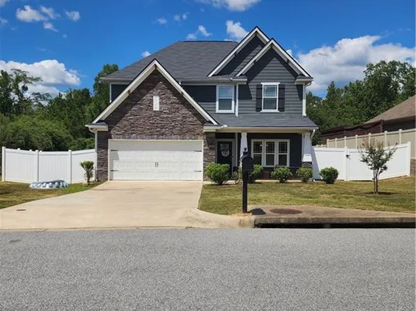 3718 Elmridge Dr, Phenix City, AL 36870